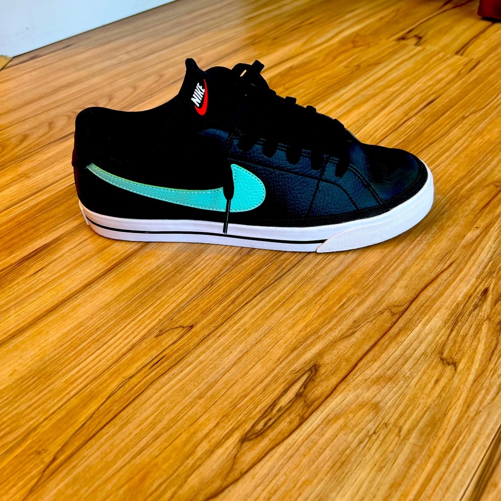 Womens Nike shoes